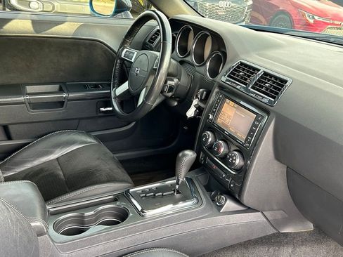 Used 2009 Dodge Challenger SRT8 w/ SRT Option Group II image 43