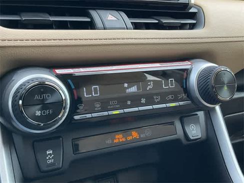 Used 2025 Toyota RAV4 XLE w/ Convenience Package image 24