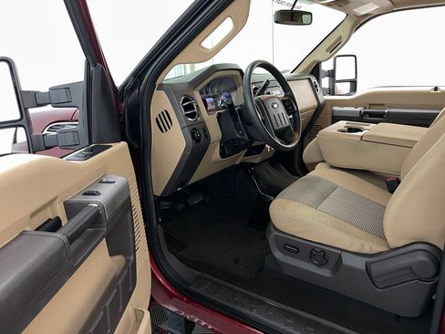 Used 2014 Ford F250 XLT w/ XLT Premium Package AWD/4WD image 18