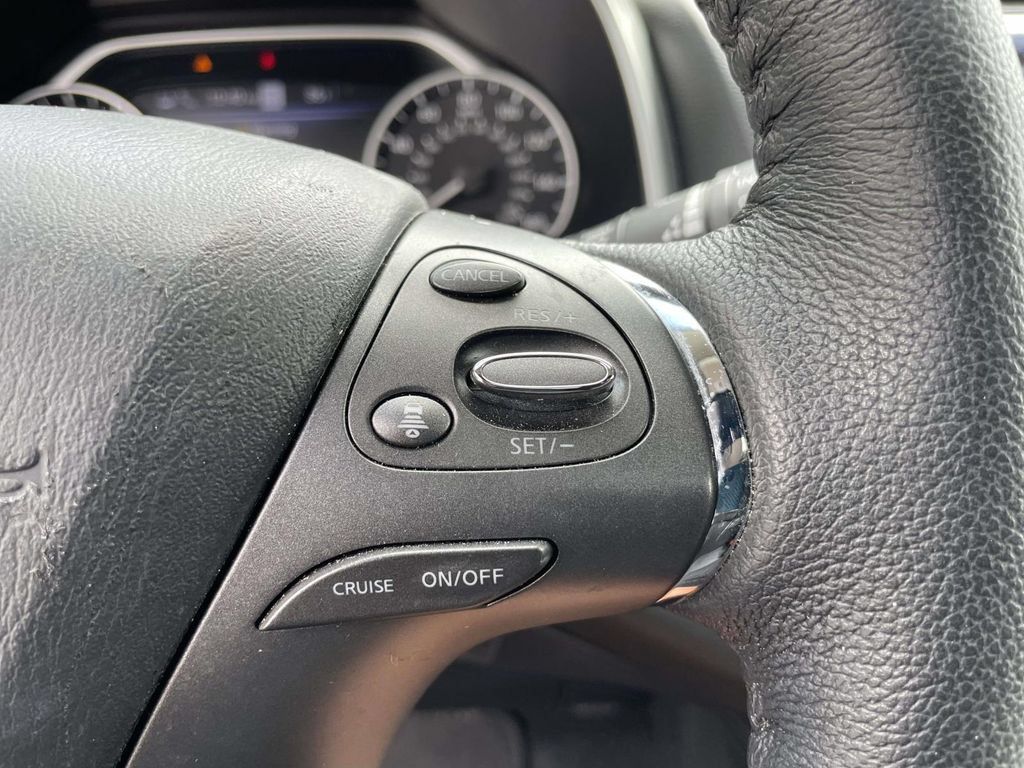 Used 2024 Nissan Murano SL FWD image 20