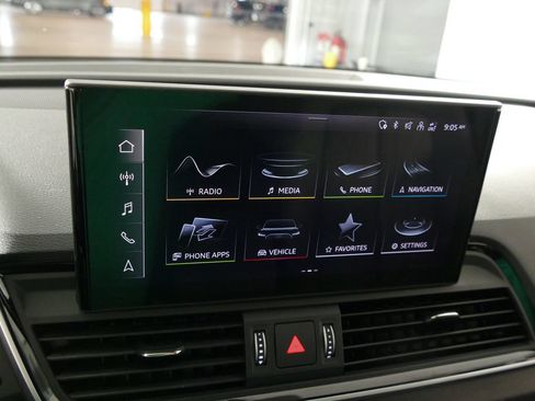 Used 2023 Audi Q5 2.0T Premium Plus w/ Premium Plus Package AWD/4WD image 19