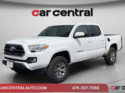 Used 2017 Toyota Tacoma SR5 w/ Tow Package AWD/4WD image 1