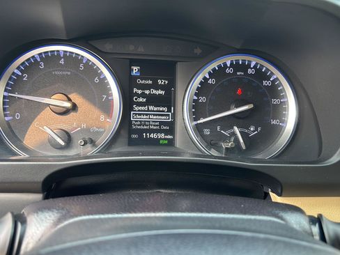 Used 2018 Toyota Highlander XLE AWD/4WD image 3