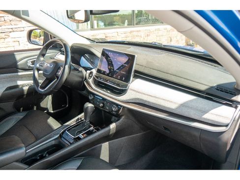 Used 2022 Jeep Compass Latitude w/ Sun and Sound Group AWD/4WD image 14