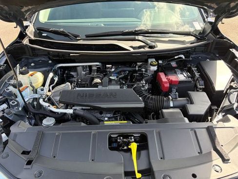 Used 2026 Nissan Rogue SL FWD image 14