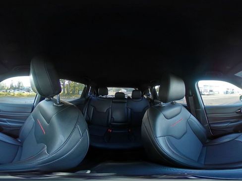 Used 2025 Jeep Compass Trailhawk image 43