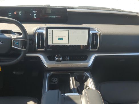 New 2026 Ford Expedition Max Platinum image 14