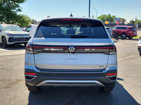 New 2025 Volkswagen Taos SE AWD/4WD image 5