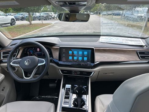 New 2026 Volkswagen Atlas SE image 10