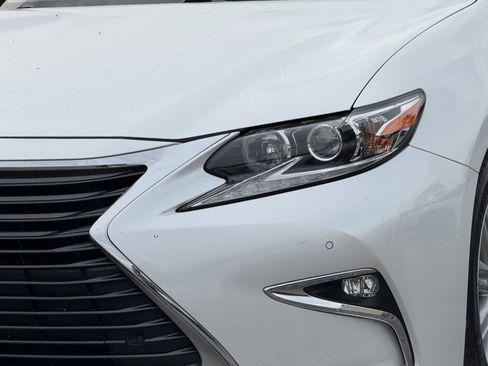 Used 2017 Lexus ES 350 w/ Premium Package FWD image 10