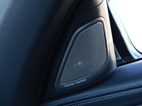 Used 2020 BMW 750i xDrive w/ Executive Package image 25