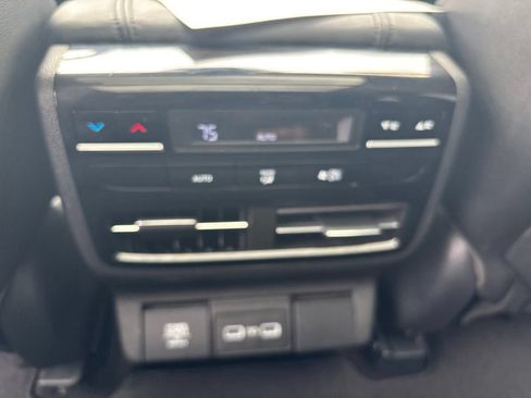 Used 2023 Acura MDX SH-AWD image 29