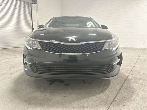 Used 2018 Kia Optima LX w/ 17" Alloy Wheels Package FWD image 10