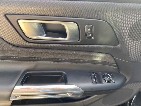 Used 2025 Ford Mustang Coupe image 18