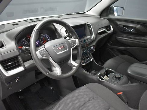 Used 2022 GMC Terrain SLE w/ Driver Convenience Package image 4
