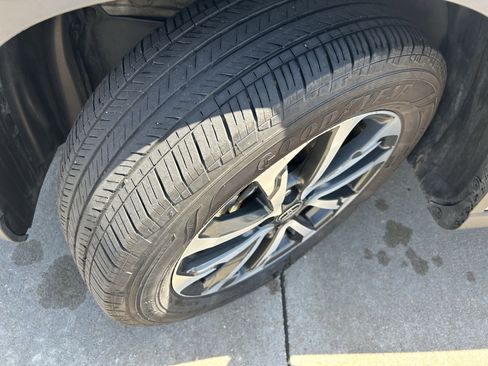 Used 2025 Toyota Corolla Cross XLE image 10