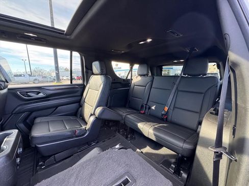 Used 2022 Chevrolet Suburban Z71 w/ Z71 Off-Road Package image 12