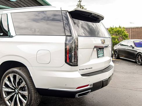 Used 2025 Cadillac Escalade ESV Premium Luxury w/ Touring Package AWD/4WD image 13