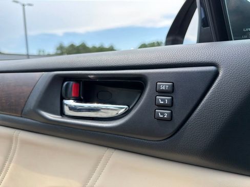 Used 2018 Subaru Outback 2.5i Limited AWD/4WD image 18