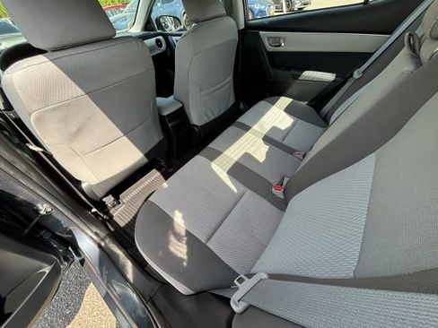 Used 2018 Toyota Corolla LE image 23