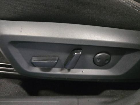 Used 2025 Nissan Rogue SV image 12