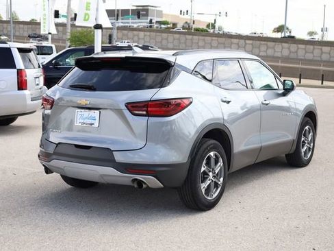 Used 2024 Chevrolet Blazer LT w/ Convenience Package FWD image 6