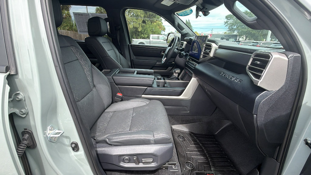 Used 2025 Toyota Tundra SR5 w/ SR5 Premium Package AWD/4WD image 26