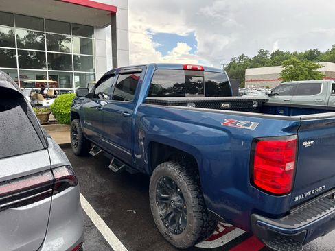 Used 2017 Chevrolet Silverado 1500 LT w/ All Star Edition AWD/4WD image 5