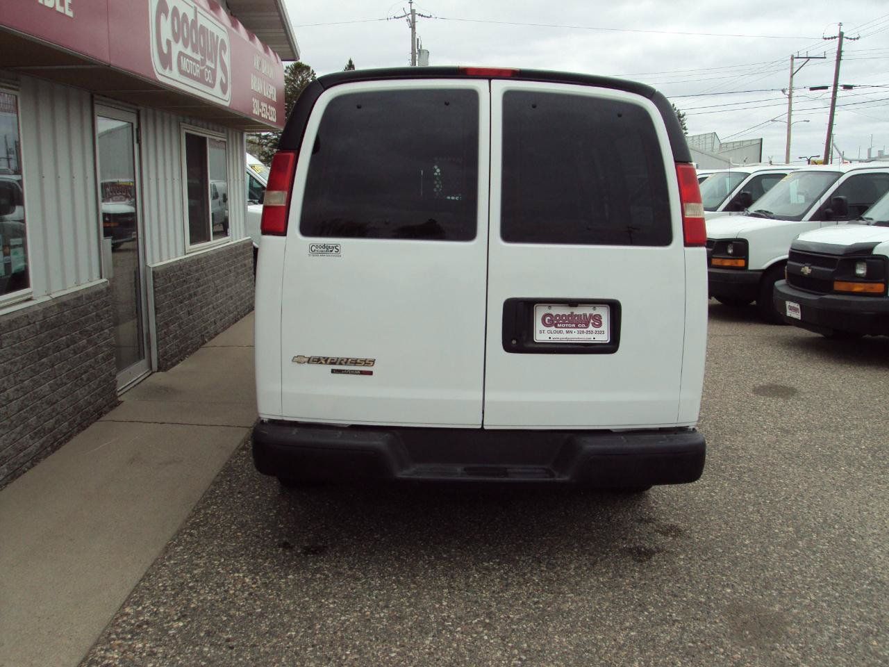 Used 2013 Chevrolet Express 1500 AWD image 6