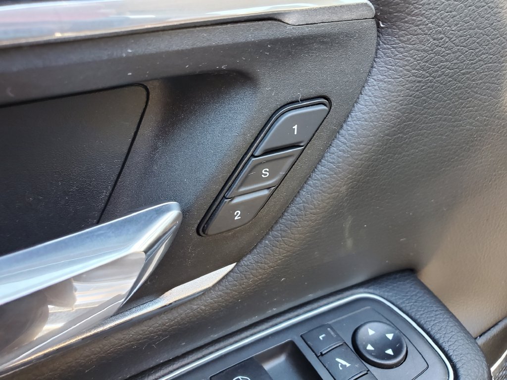 Used 2021 RAM 1500 Laramie AWD/4WD image 16