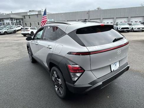 Used 2025 Hyundai Kona SEL AWD/4WD image 5