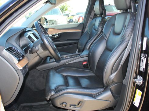 Used 2020 Volvo XC90 T6 Inscription w/ Protection Package Premier image 11