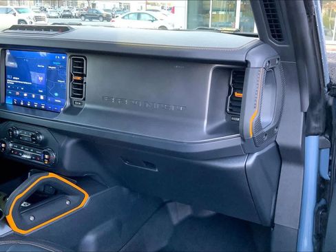 Used 2024 Ford Bronco Badlands image 17