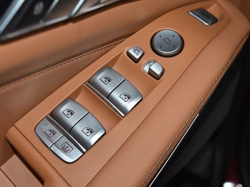 Certified 2025 BMW X7 xDrive40i image 6