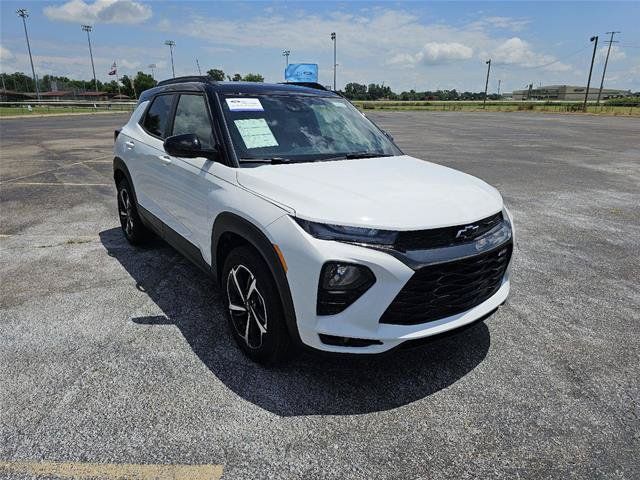 Used 2023 Chevrolet TrailBlazer RS w/ Convenience Package AWD/4WD image 3