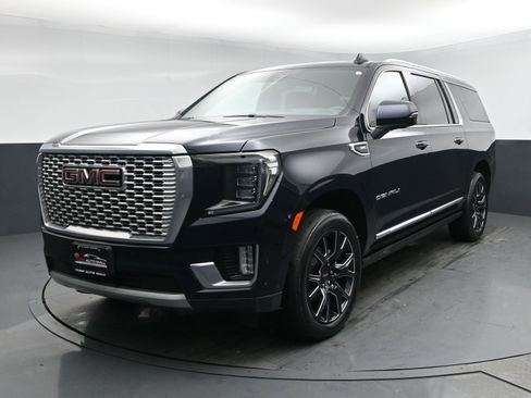 Used 2023 GMC Yukon XL Denali w/ Denali Reserve Package image 1