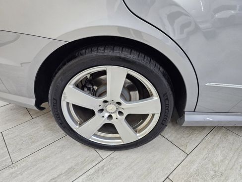 Used 2010 Mercedes-Benz E 350 Sedan w/ Premium 1 Pkg image 41