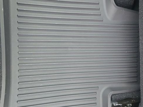 Used 2026 Nissan Sentra SR w/ SR Premium Package image 30