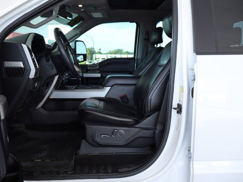 Used 2017 Ford F350 Lariat w/ Lariat Ultimate Package image 15