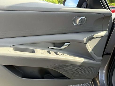 Certified 2023 Hyundai Elantra SE w/ Preferred Accessory Package FWD image 21