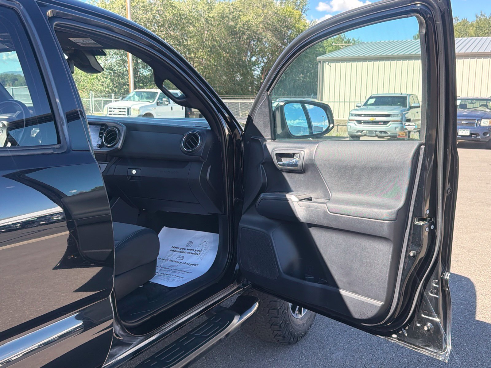 Used 2020 Toyota Tacoma TRD Sport AWD/4WD image 30