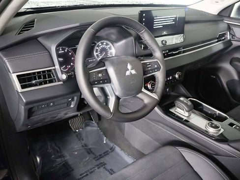 New 2026 Mitsubishi Outlander SE image 29