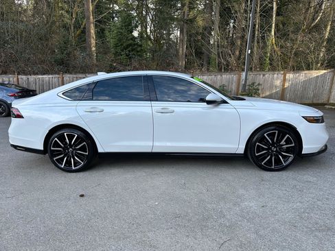 Used 2025 Honda Accord Touring image 8