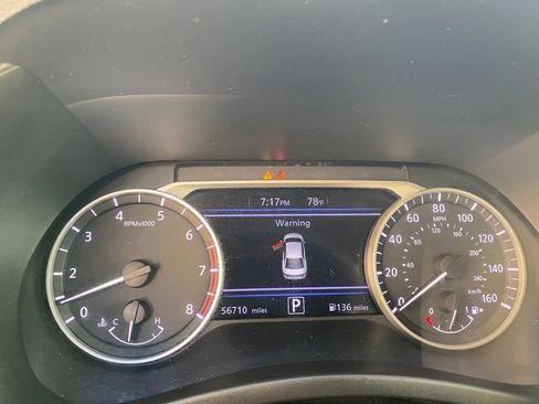 Used 2024 Nissan Sentra SV FWD image 11