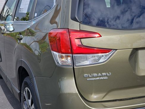 Used 2022 Subaru Forester Limited image 36