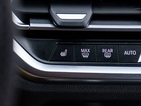 Used 2021 BMW M440i Convertible w/ Premium Package image 25