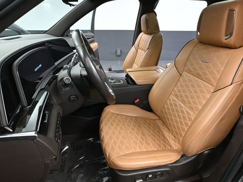 Used 2022 Cadillac Escalade Premium Luxury w/ Touring Package image 27