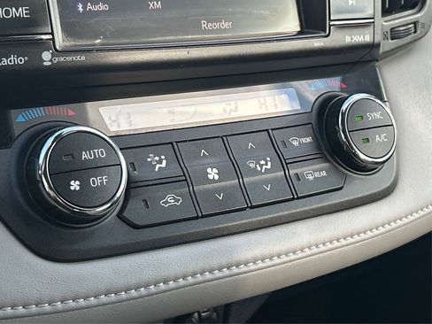 Used 2018 Toyota RAV4 XLE image 30