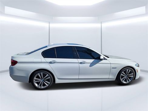Used 2016 BMW 528i xDrive 528i xDrive image 2
