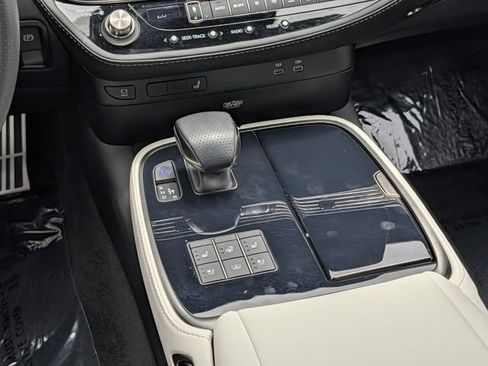 Used 2024 Lexus LS 500 F Sport AWD/4WD image 14